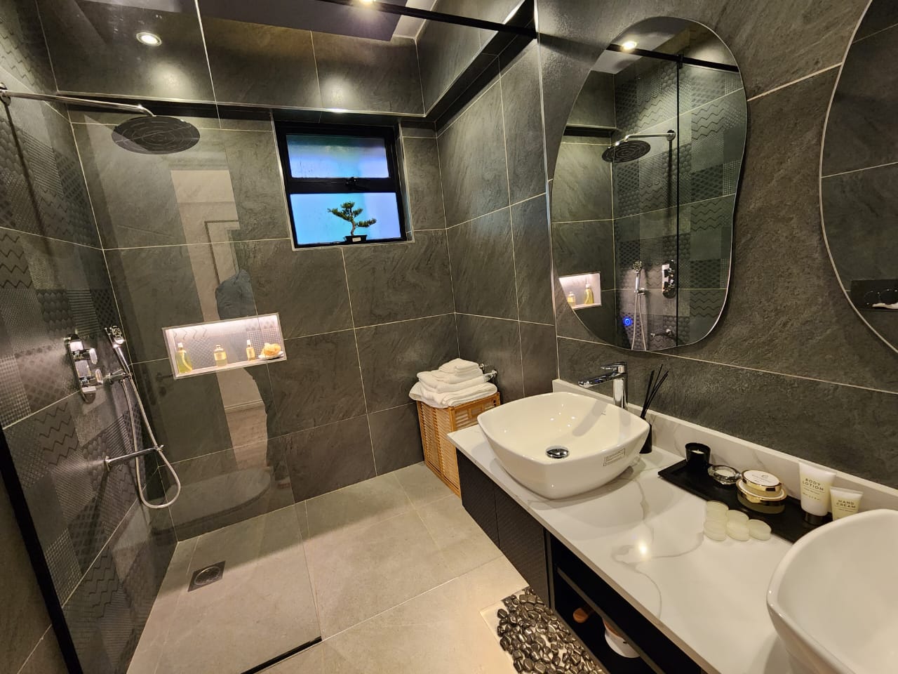 WhatsApp Image 2024-08-01 at 8.51.38 AM (1)